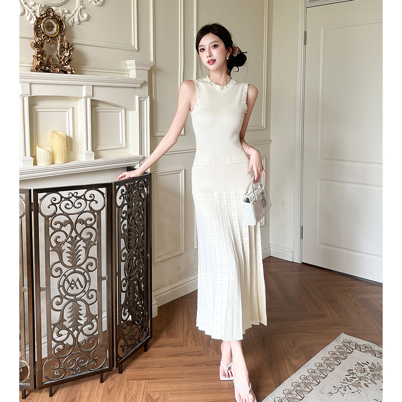 Summer French Style Beaded Sleeveless Knit Dress with Waist - Image 2