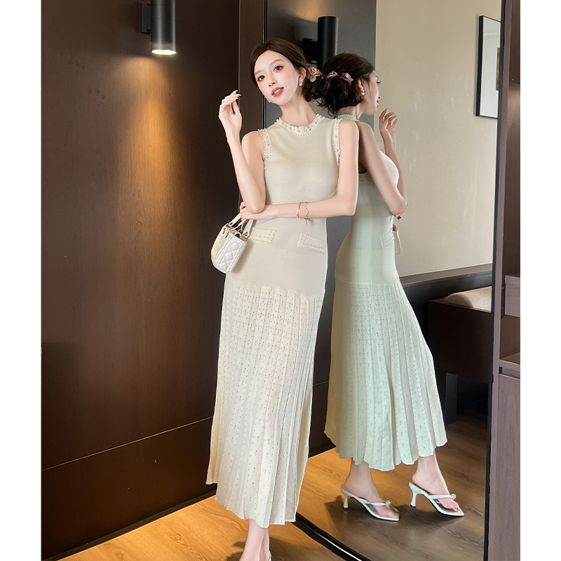 Summer French Style Beaded Sleeveless Knit Dress with Waist - Image 3