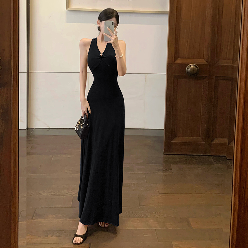 French Style V Neck Open Back Halter Bodycon Dress - Image 4