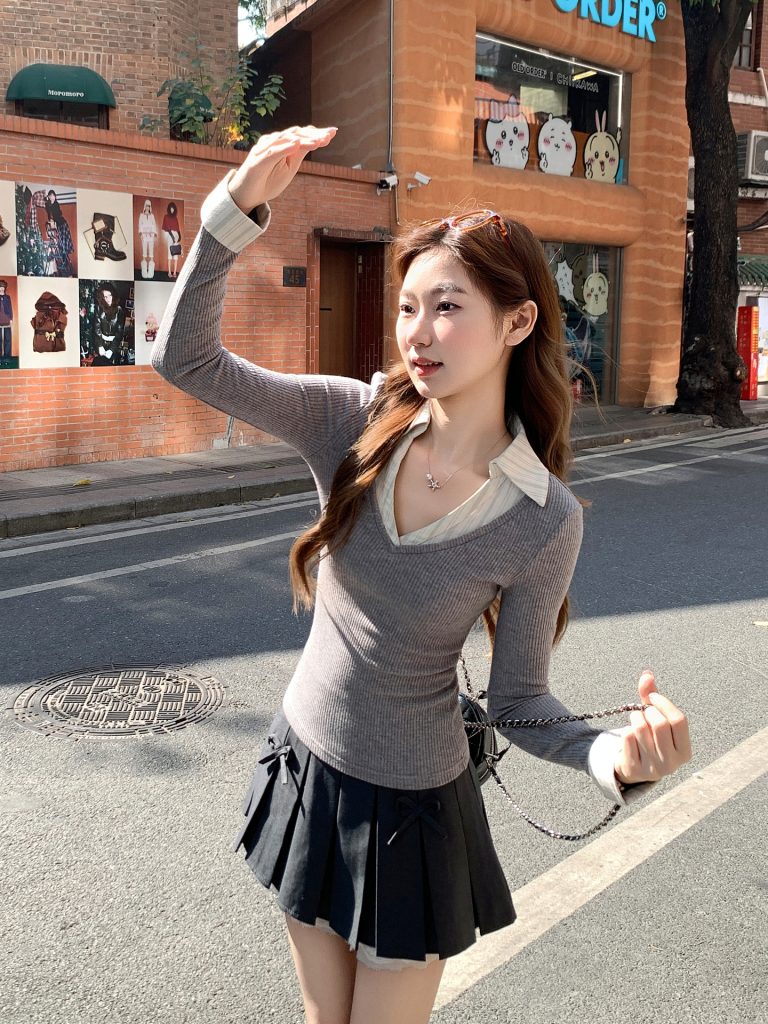 Korean Style Unique Faux Two Piece Knit Sweater Women 2026 New Slimming Niche Design Top
