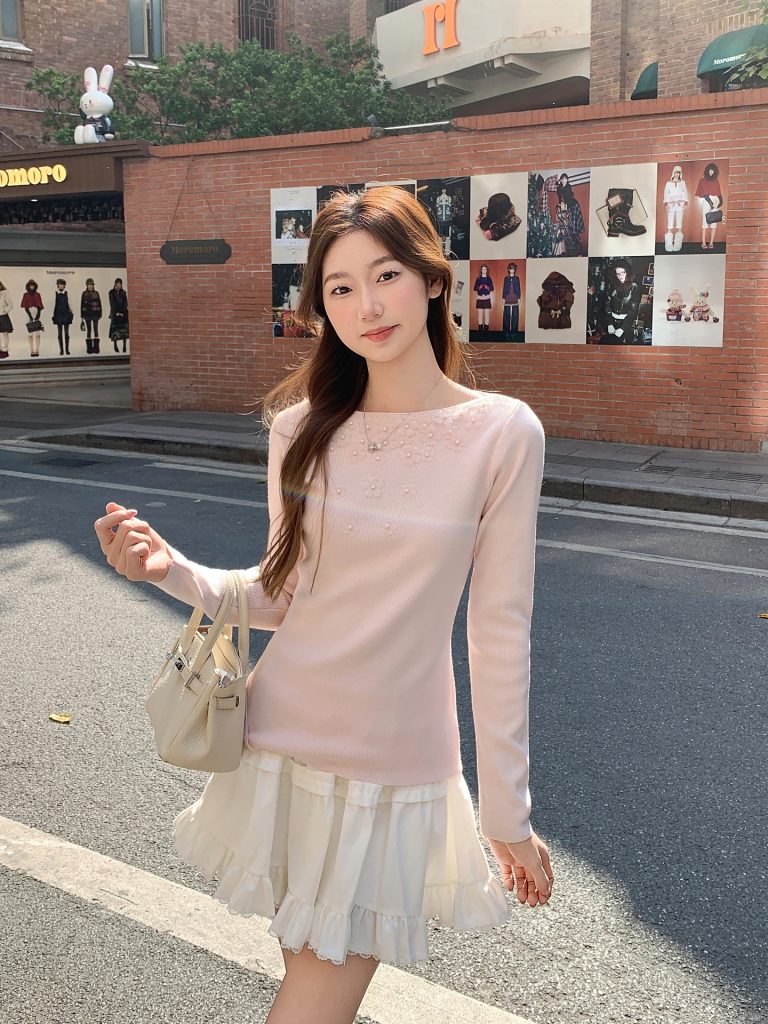 Korean Slim Fit 3D Flower Beaded Knit Sweater Women 2026 New Design Slimming Base Top