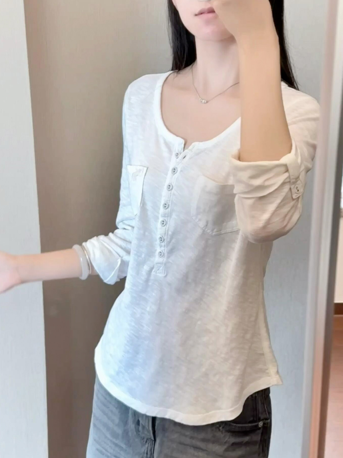 Women's White V-Neck Half-Sleeve Cotton T-Shirt 2026 Early Autumn - Image 2