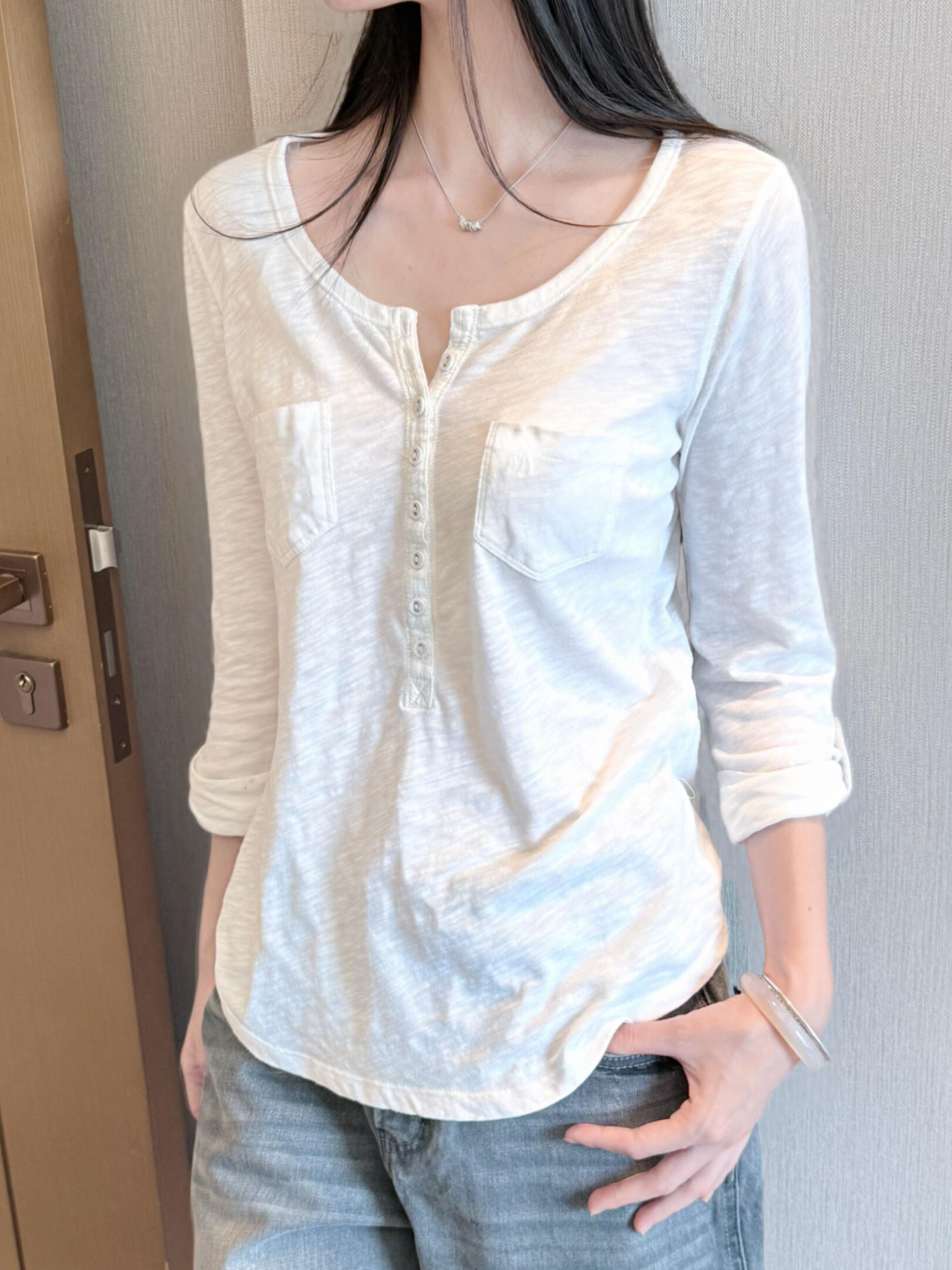 Women's White V-Neck Half-Sleeve Cotton T-Shirt 2026 Early Autumn - Image 4